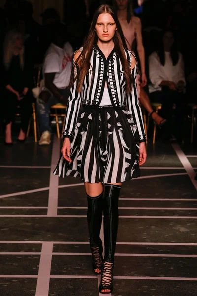 Look 35